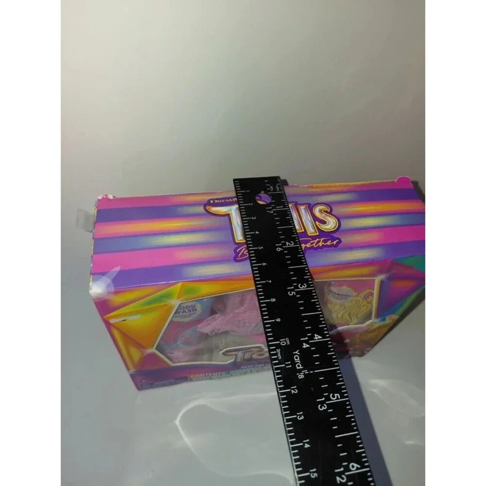 NIB Trolls Band Together Movie Kids Bath Set Body Wash Shampoo Gift Set